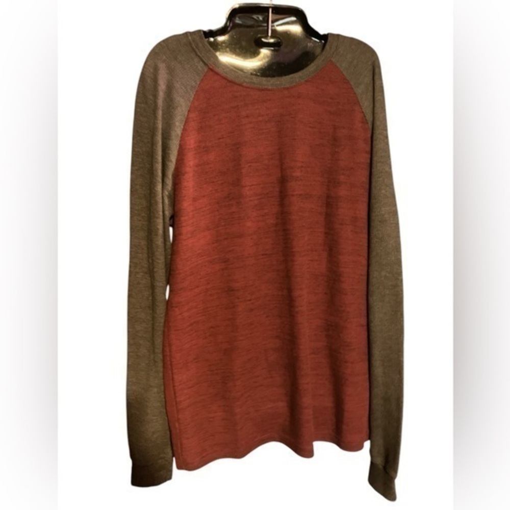 REVOLUTION Red and gray men’s long sleeve Medium